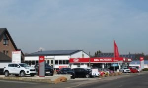 VERGRÖßERUNG DES VERKAUFSGELÄNDES UND ZUSÄTZLICHER KUNDENPARKPLATZ